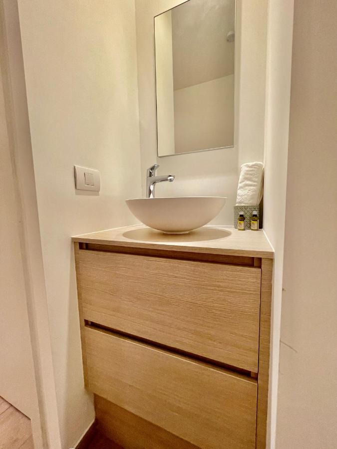Oneluxstay Near Diamond District Holiday home